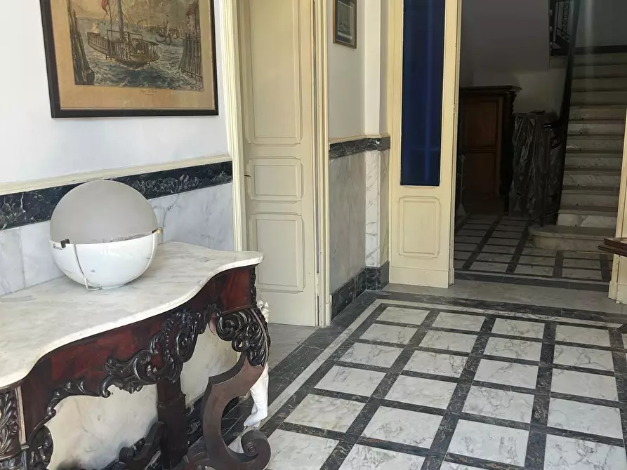 Immagine 4 di Villa in vendita  a Carrara