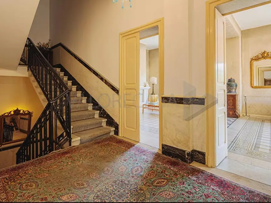 Immagine 8 di Villa in vendita  a Carrara