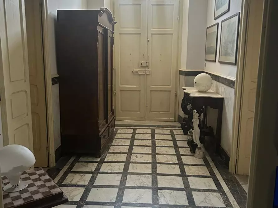 Immagine 3 di Villa in vendita  a Carrara