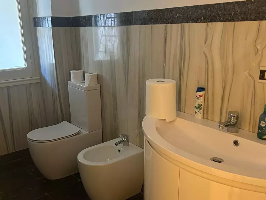 Immagine 16 di Villa in vendita  a Carrara