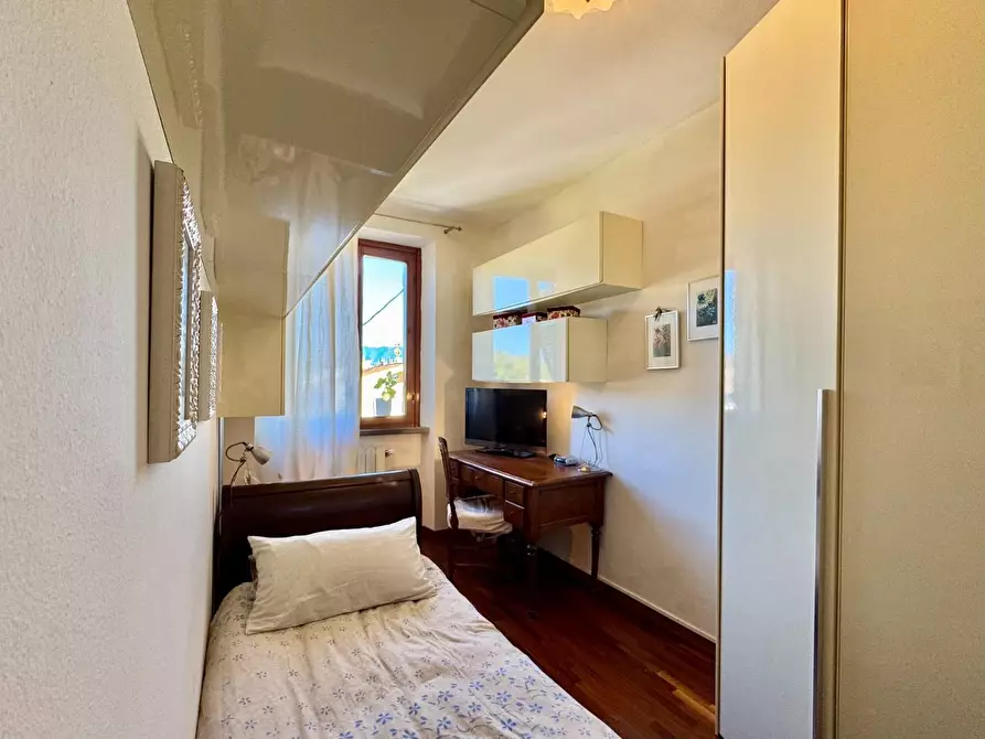 Immagine 31 di Appartamento in vendita  a Lucca