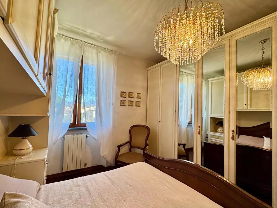 Immagine 29 di Appartamento in vendita  a Lucca