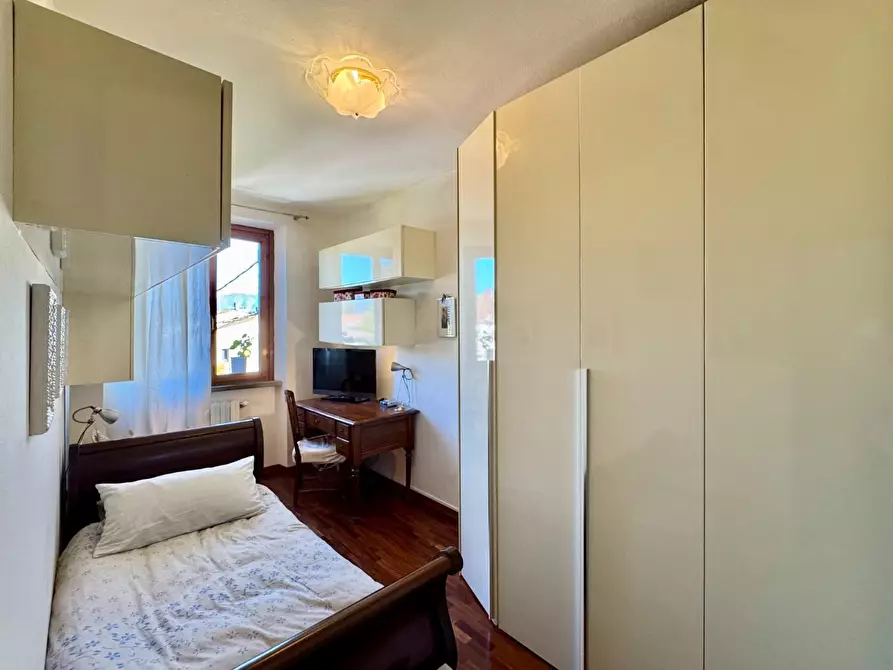 Immagine 36 di Appartamento in vendita  a Lucca