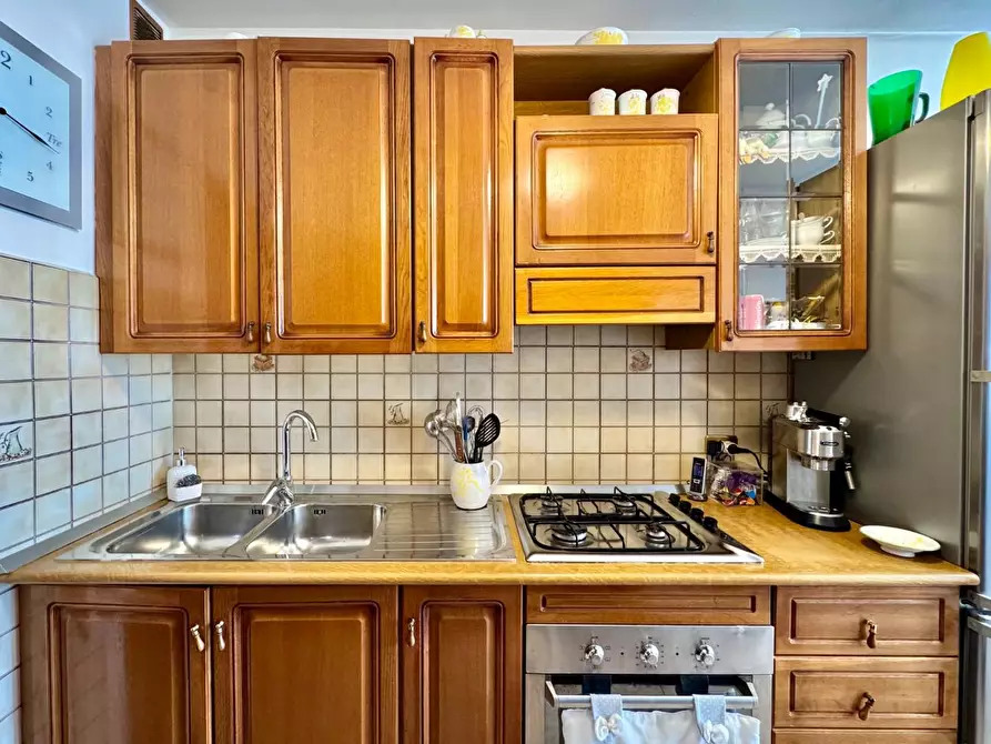 Immagine 17 di Appartamento in vendita  a Lucca