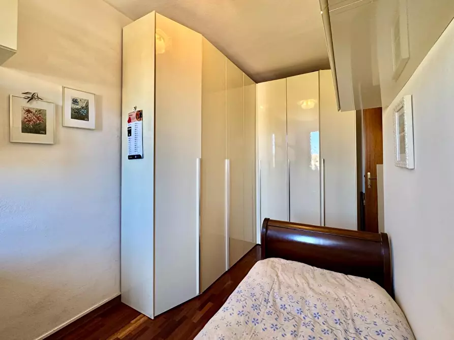 Immagine 35 di Appartamento in vendita  a Lucca