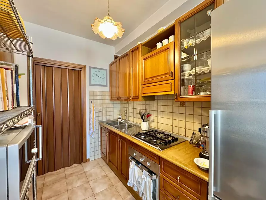 Immagine 15 di Appartamento in vendita  a Lucca