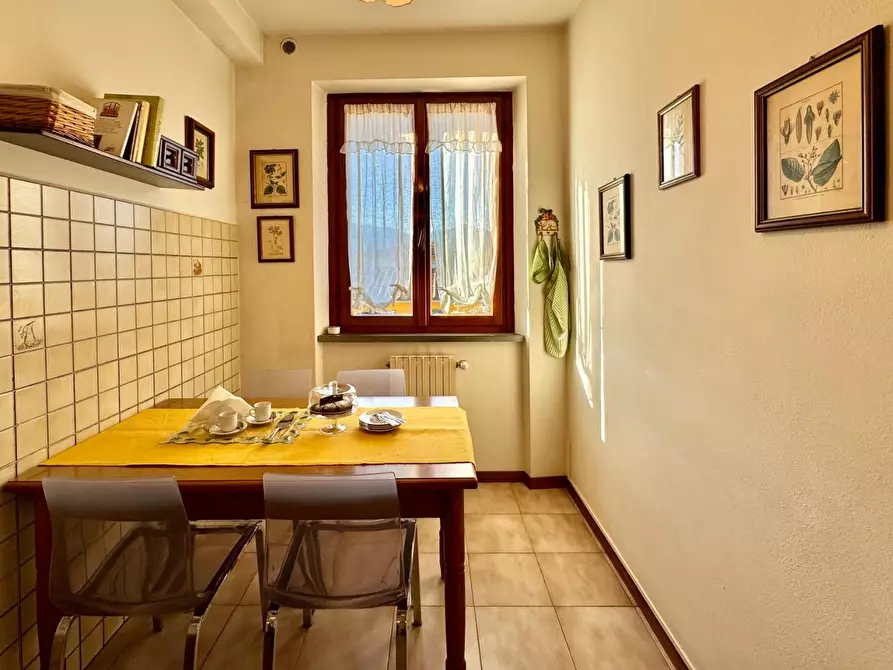 Immagine 11 di Appartamento in vendita  a Lucca