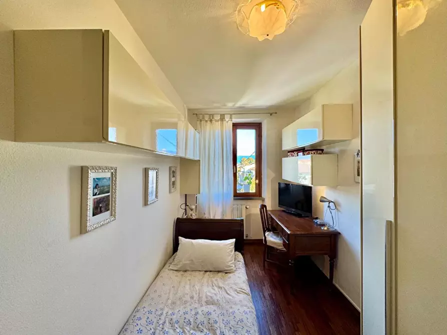 Immagine 30 di Appartamento in vendita  a Lucca