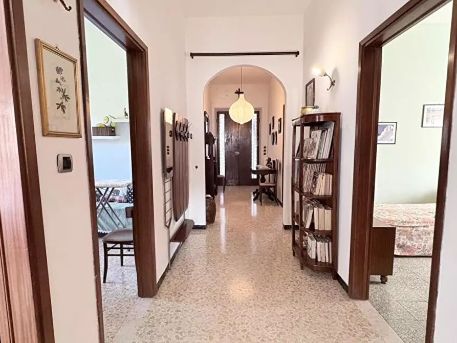 Immagine 20 di Villa in vendita  a Lucca