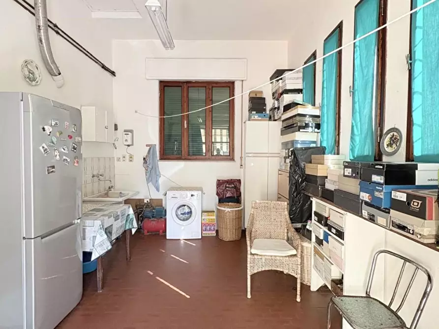 Immagine 23 di Villa in vendita  a Lucca