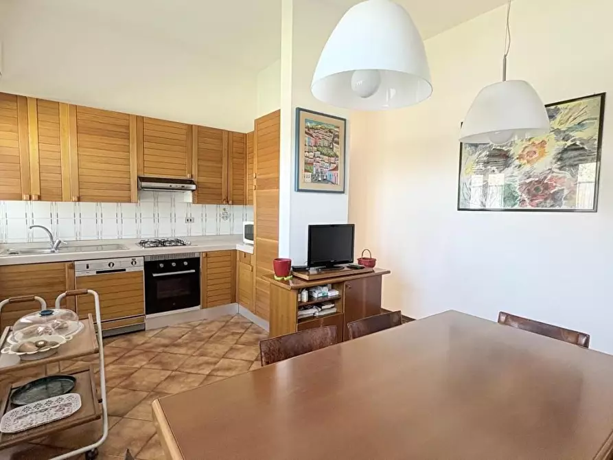 Immagine 8 di Villa in vendita  a Lucca