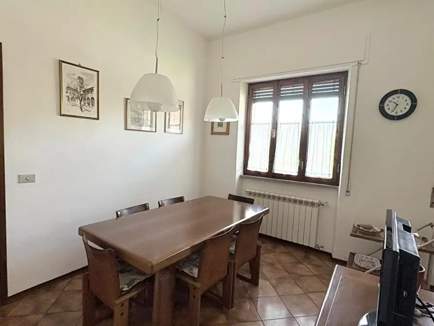 Immagine 10 di Villa in vendita  a Lucca