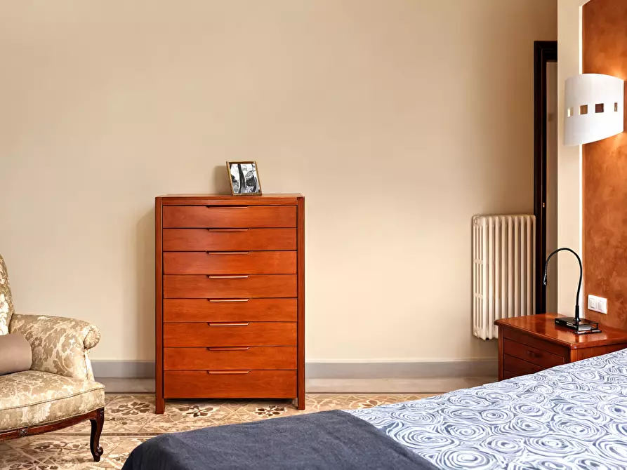 Immagine 10 di Appartamento in vendita  a Lucca