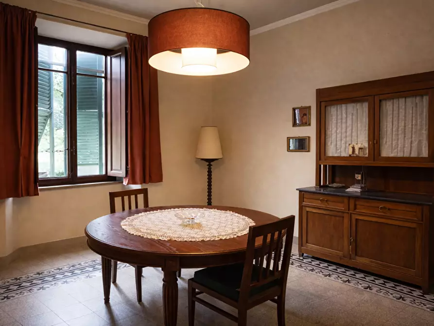 Immagine 12 di Appartamento in vendita  a Lucca