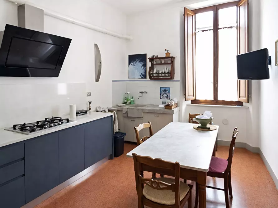 Immagine 1 di Appartamento in vendita  a Lucca