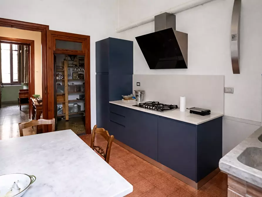 Immagine 2 di Appartamento in vendita  a Lucca