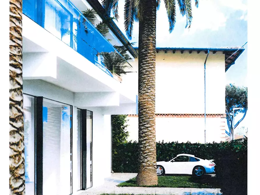 Immagine 4 di Villa in vendita  a Forte Dei Marmi