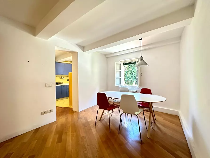 Immagine 5 di Appartamento in vendita  a Lucca