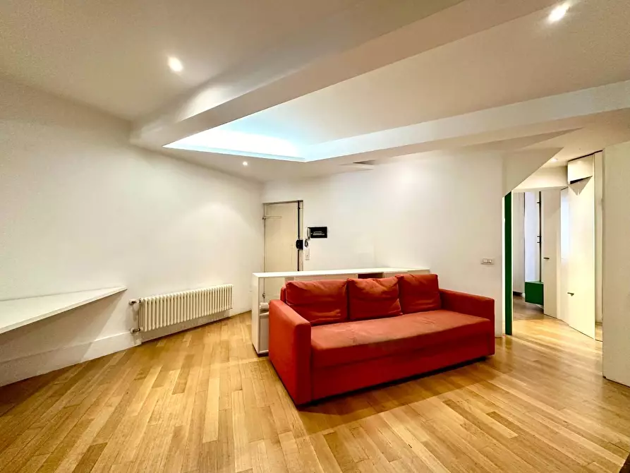 Immagine 2 di Appartamento in vendita  a Lucca