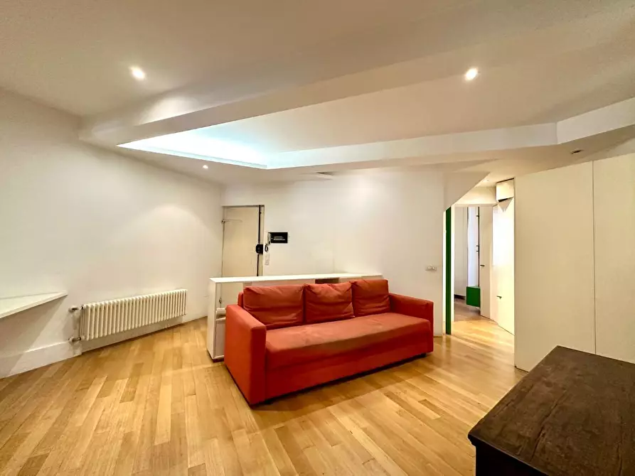 Immagine 17 di Appartamento in vendita  a Lucca