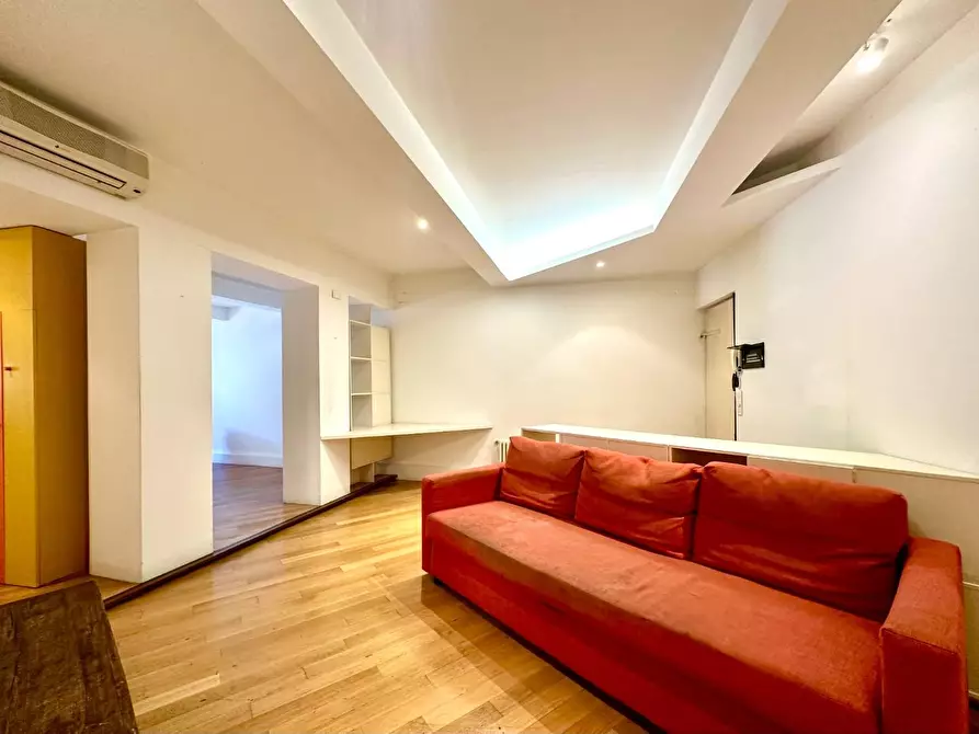 Immagine 4 di Appartamento in vendita  a Lucca