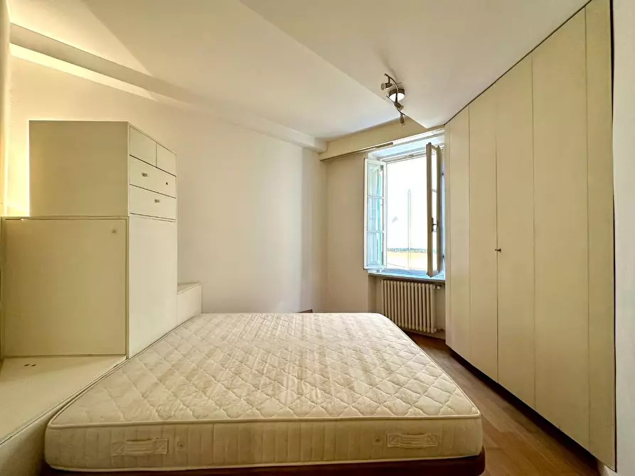 Immagine 12 di Appartamento in vendita  a Lucca