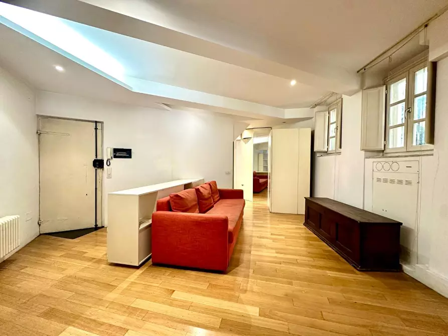 Immagine 1 di Appartamento in vendita  a Lucca