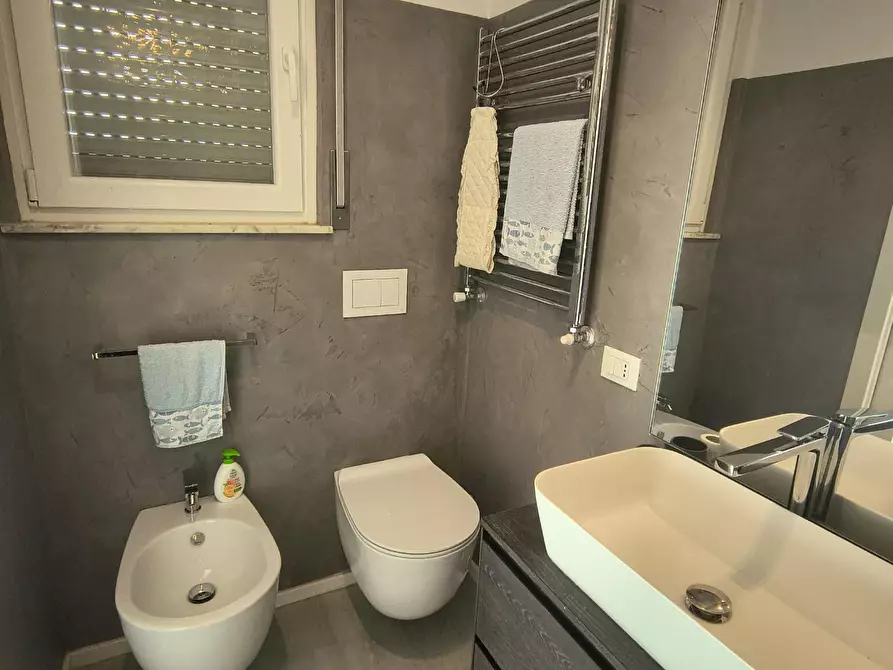 Immagine 7 di Mansarda in vendita  a Camaiore