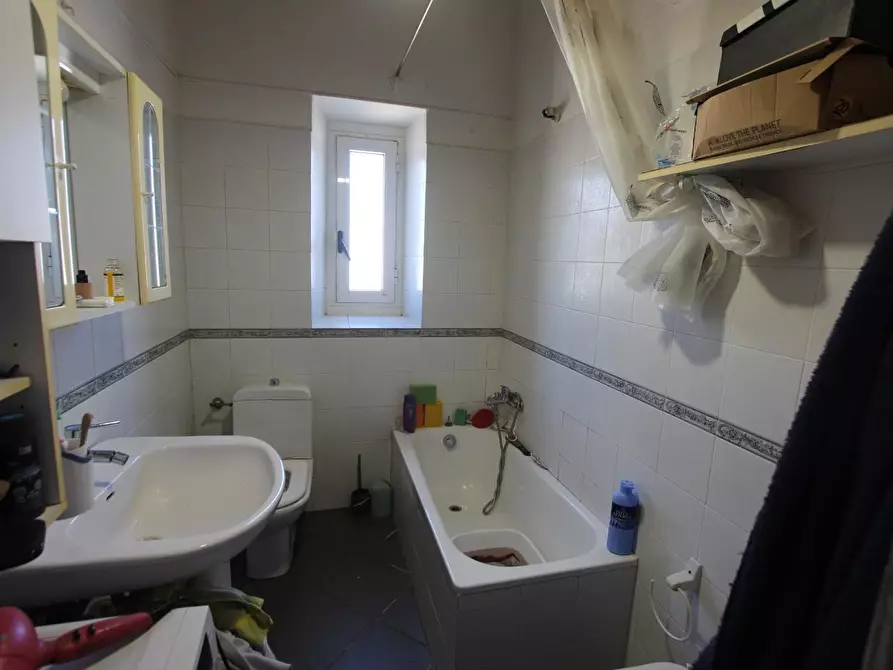 Immagine 12 di Appartamento in vendita  a La Spezia