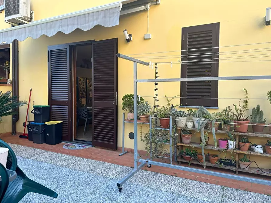 Immagine 21 di Villetta a schiera in vendita  a Capannori