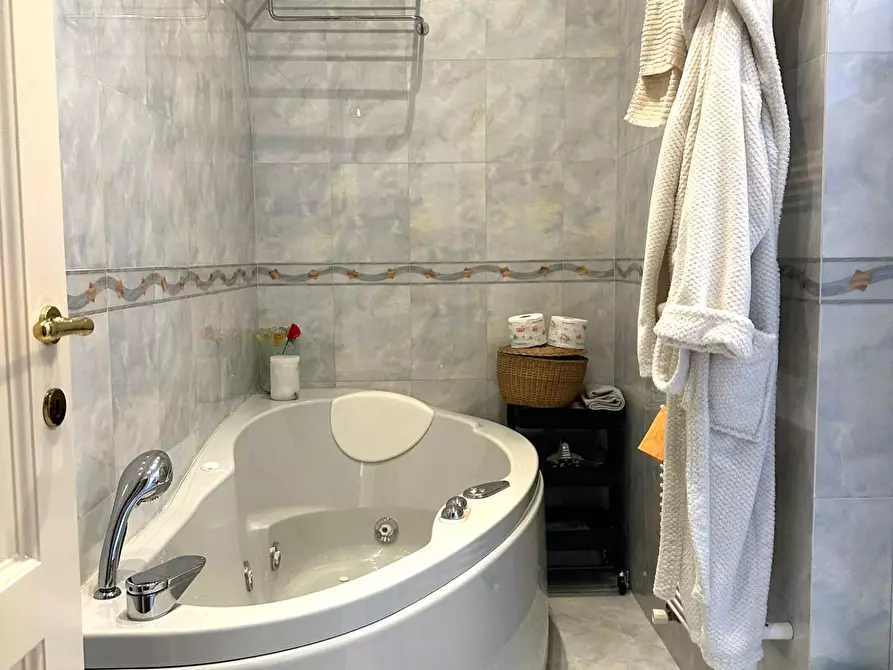 Immagine 29 di Villetta a schiera in vendita  a Capannori