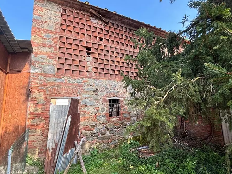 Immagine 6 di Deposito in vendita  a Porcari