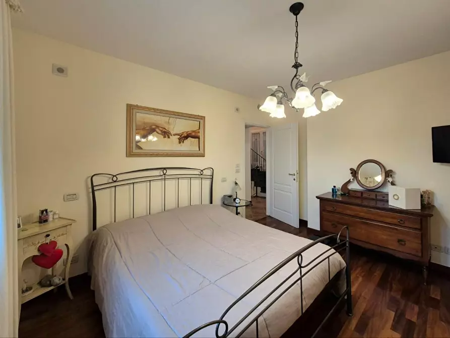 Immagine 21 di Villa in vendita  a Capannori