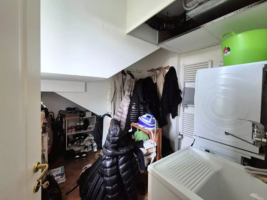 Immagine 19 di Villa in vendita  a Capannori