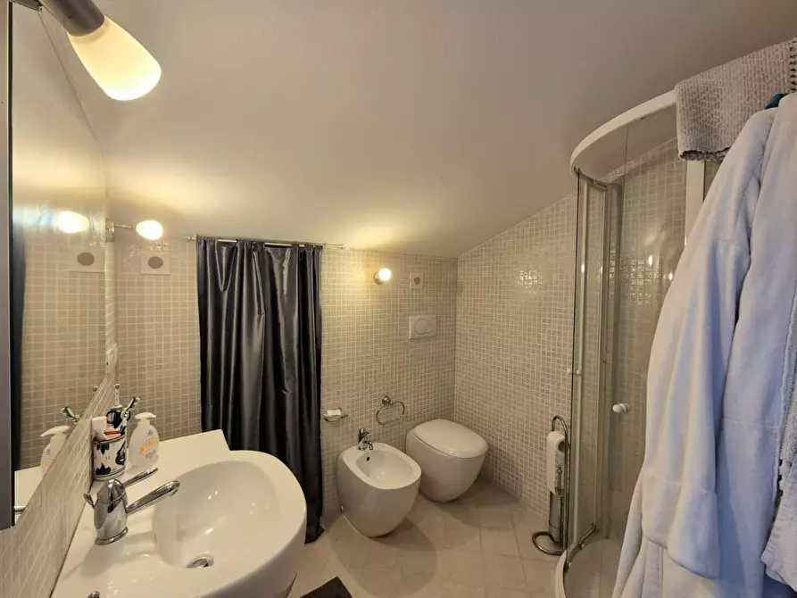 Immagine 31 di Villa in vendita  a Capannori