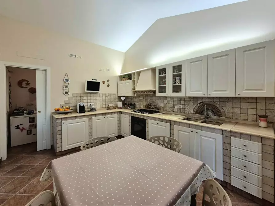 Immagine 15 di Villa in vendita  a Capannori