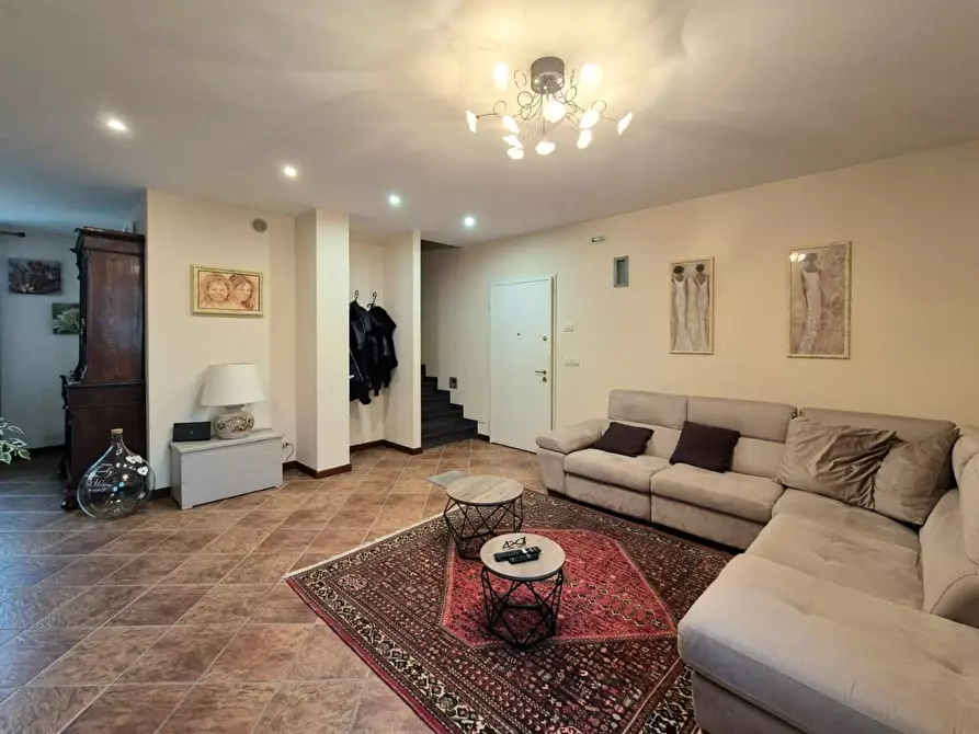 Immagine 10 di Villa in vendita  a Capannori