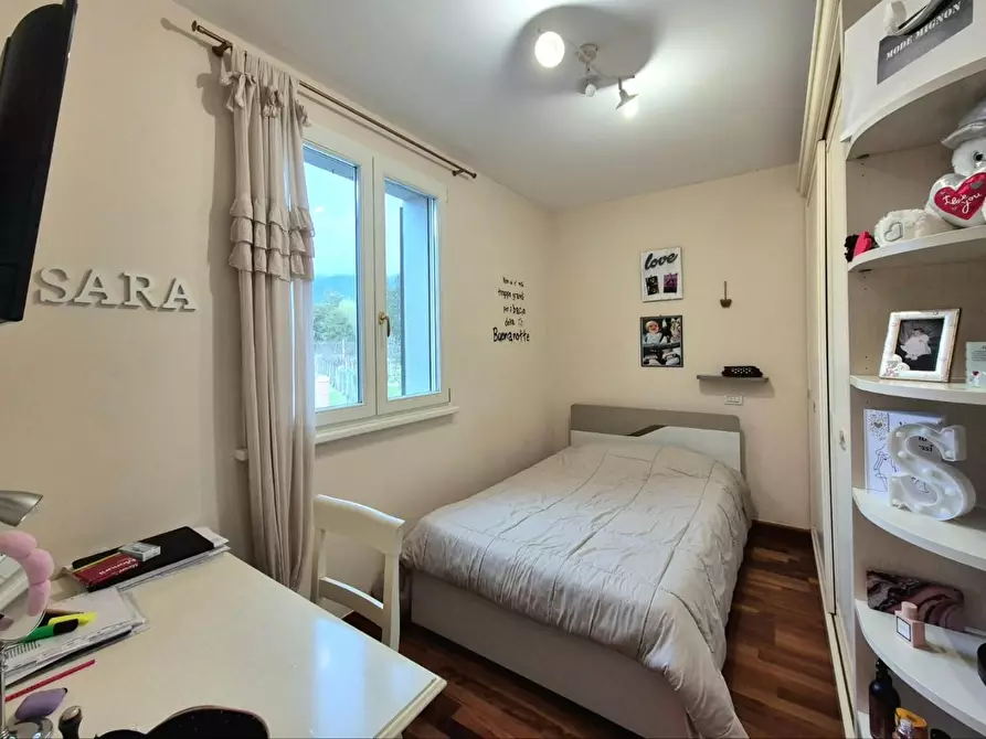 Immagine 24 di Villa in vendita  a Capannori