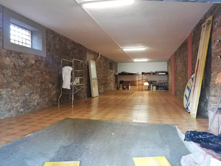 Immagine 3 di Garage in vendita  a San Giuliano Terme