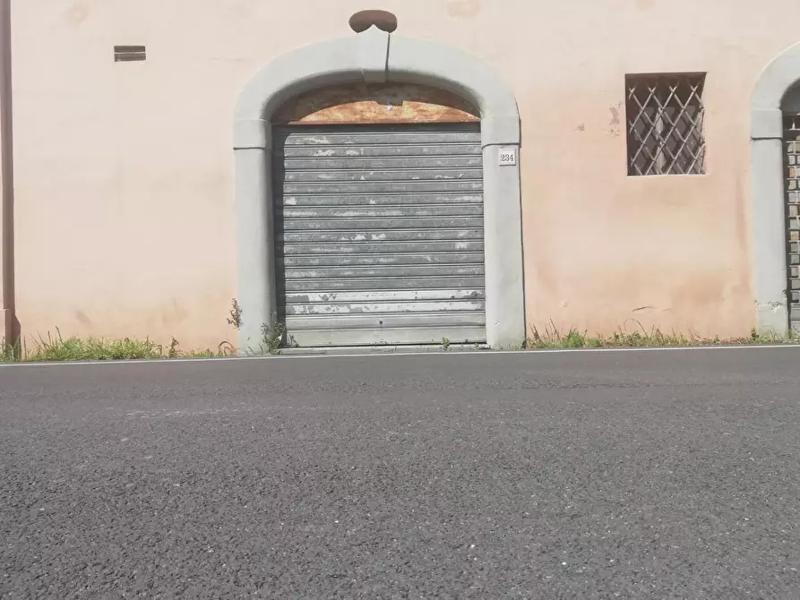 Immagine 1 di Garage in vendita  a San Giuliano Terme