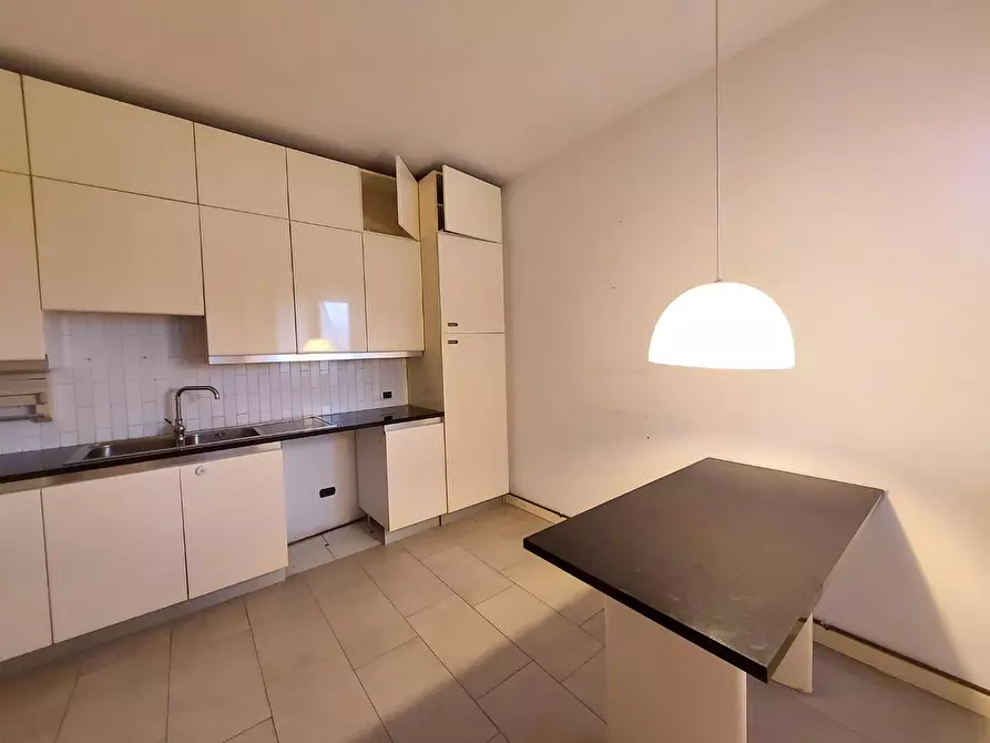 Immagine 7 di Appartamento in vendita  a Lucca