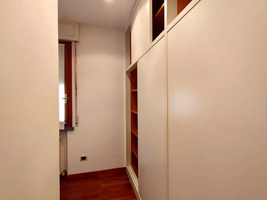 Immagine 22 di Appartamento in vendita  a Lucca