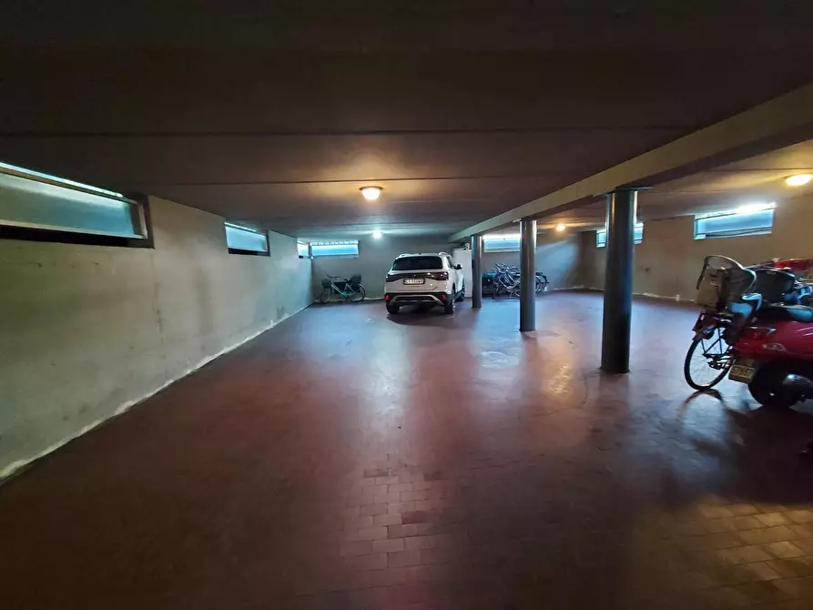 Immagine 32 di Appartamento in vendita  a Lucca