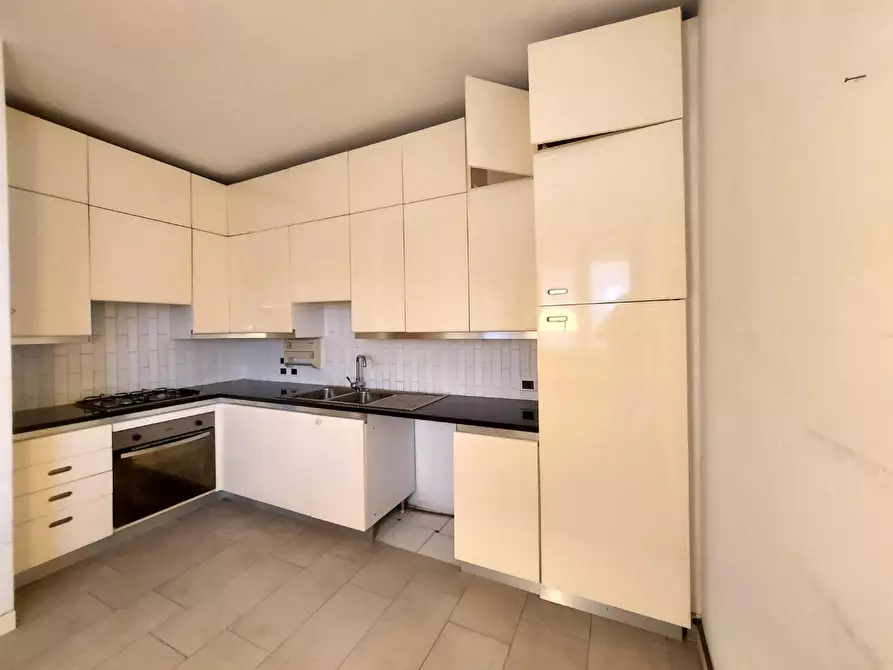 Immagine 4 di Appartamento in vendita  a Lucca