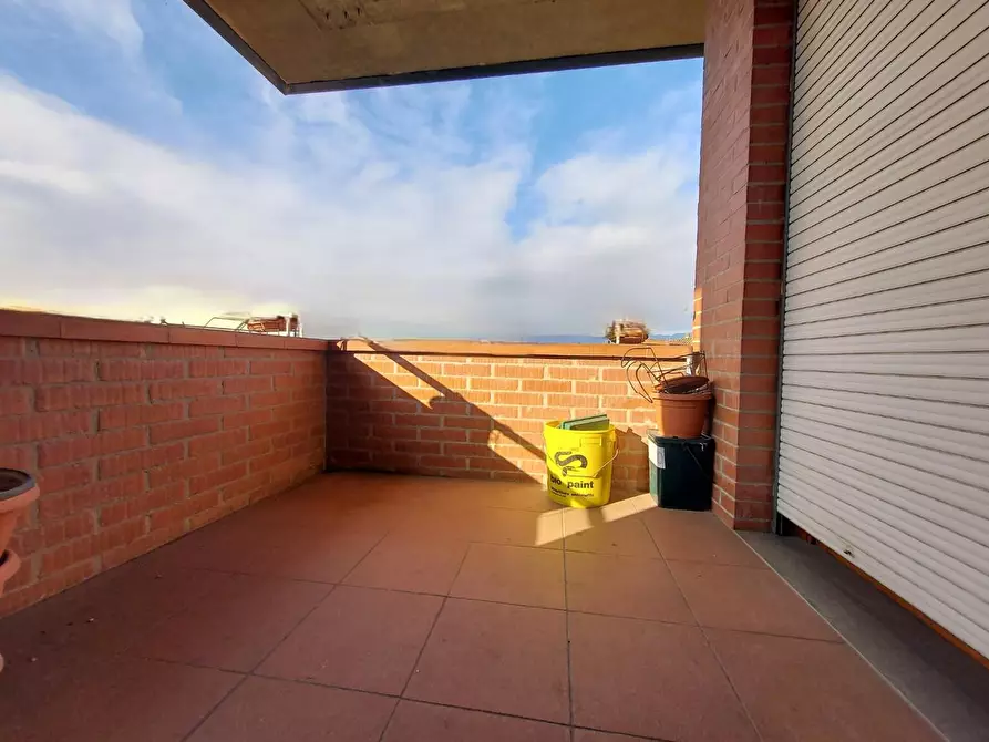 Immagine 13 di Appartamento in vendita  a Lucca