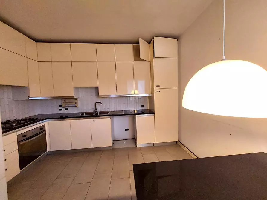 Immagine 6 di Appartamento in vendita  a Lucca