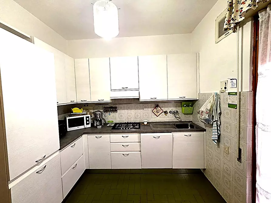 Immagine 7 di Appartamento in vendita  a Camaiore