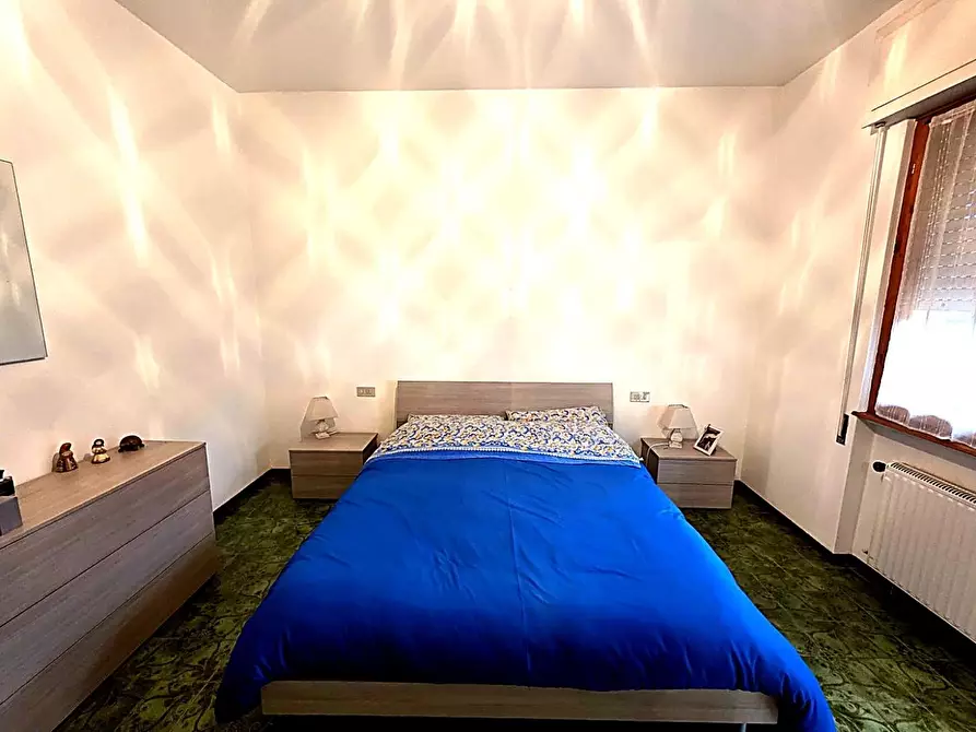 Immagine 13 di Appartamento in vendita  a Camaiore