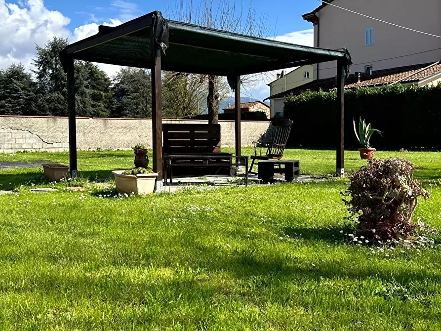 Immagine 1 di Casa semindipendente in vendita  a Capannori