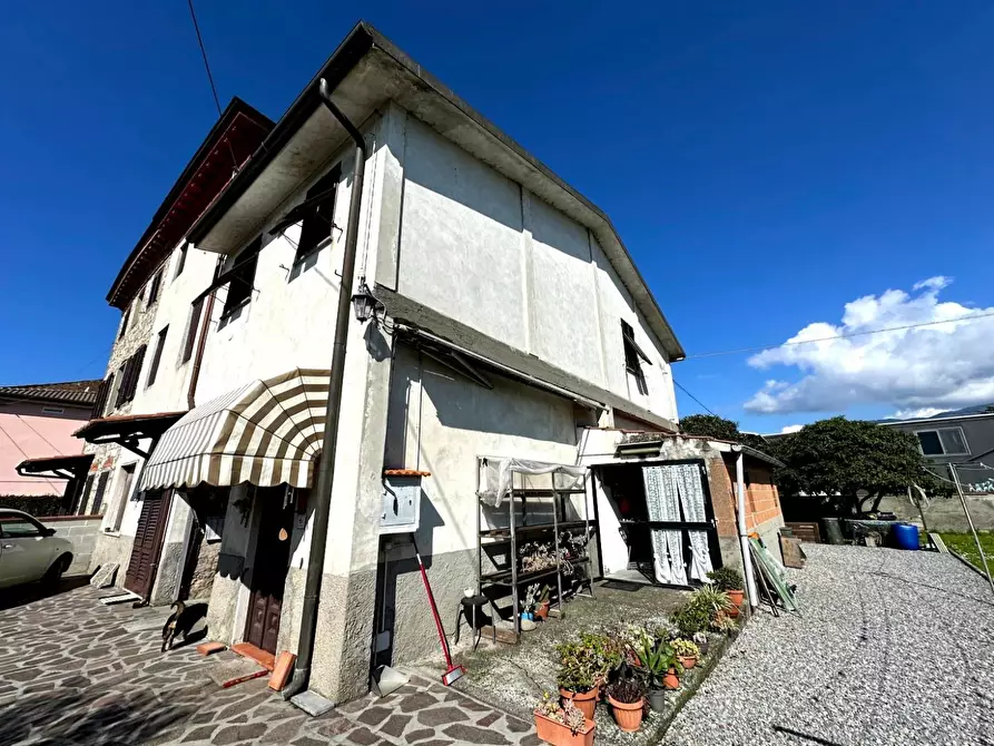 Immagine 36 di Casa semindipendente in vendita  a Capannori